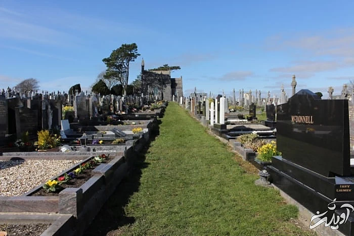 دعا و زیارت اهل قبور اعمالی برای شادی روح والدین و اموات